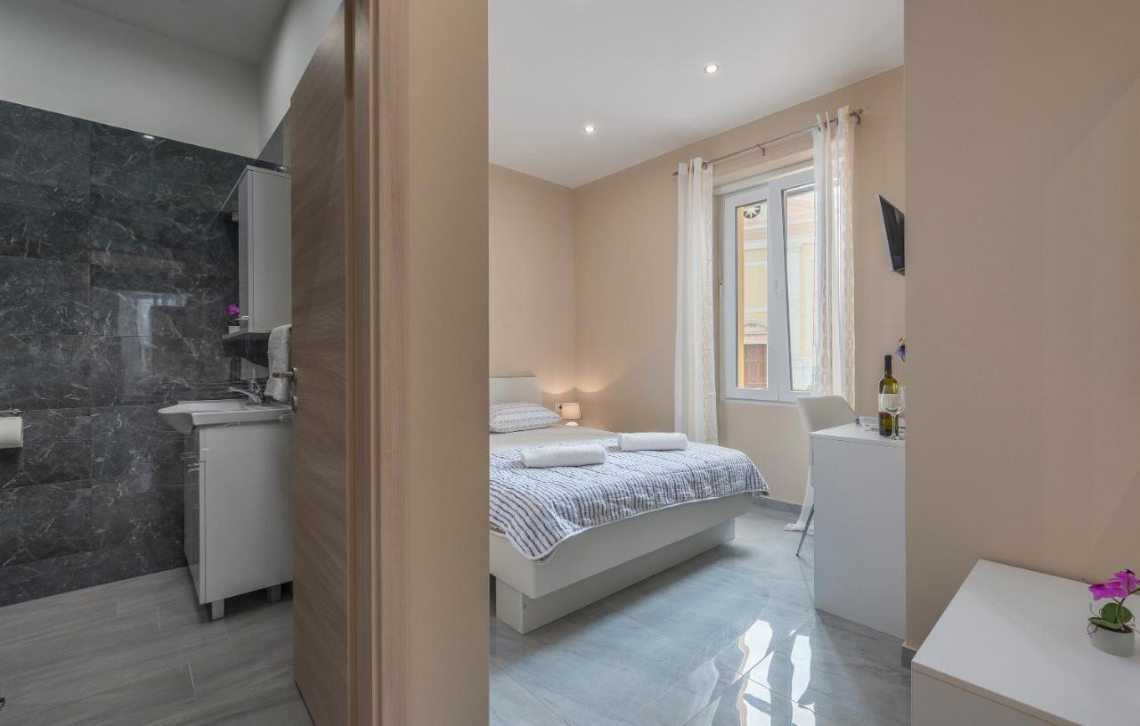 Roberto Rooms Пореч Екстер'єр фото