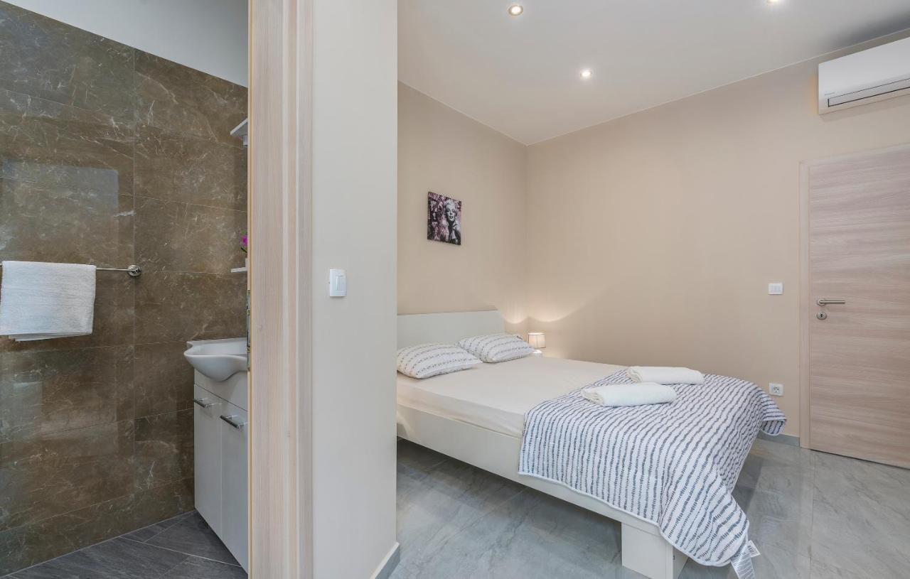 Roberto Rooms Пореч Екстер'єр фото