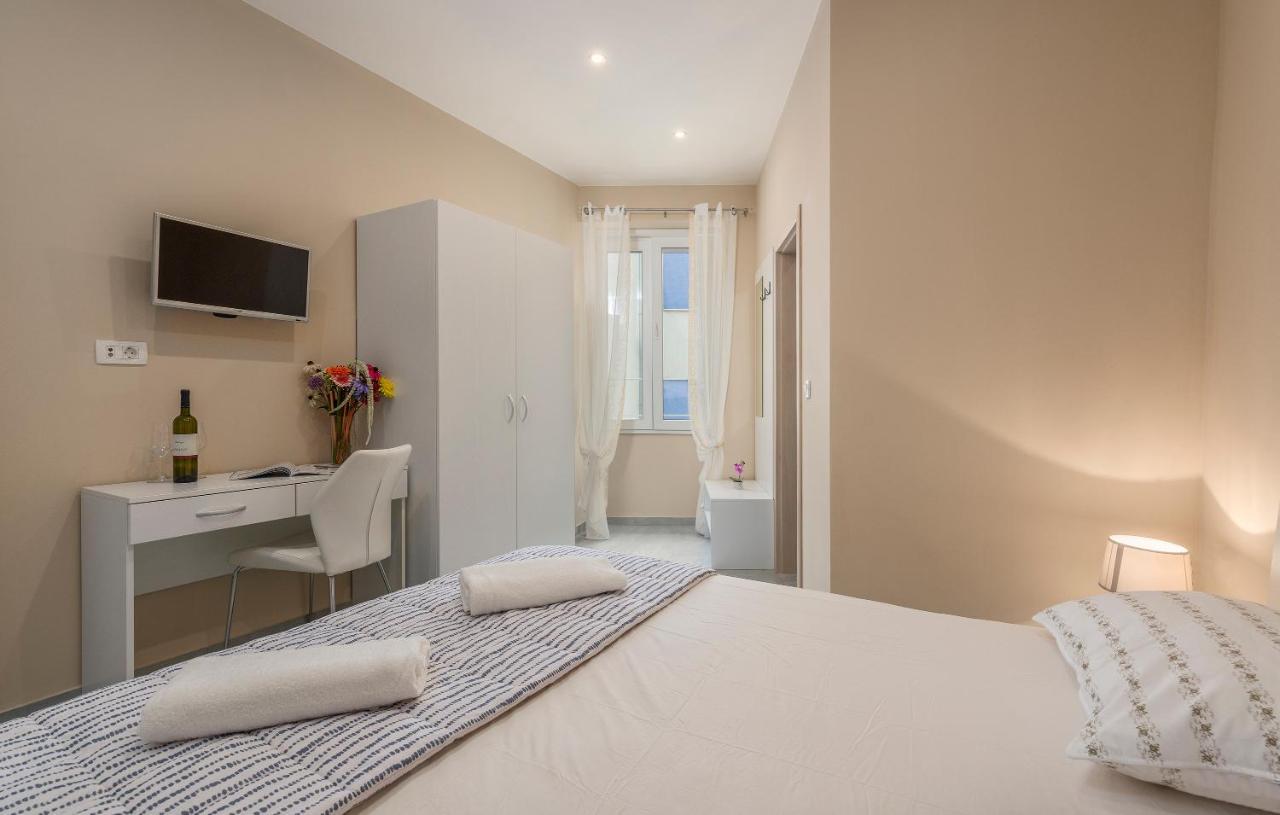 Roberto Rooms Пореч Екстер'єр фото