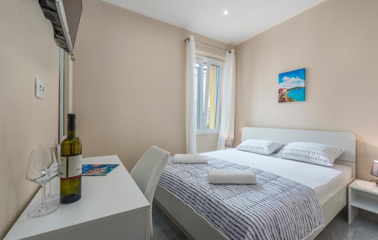 Roberto Rooms Пореч Екстер'єр фото