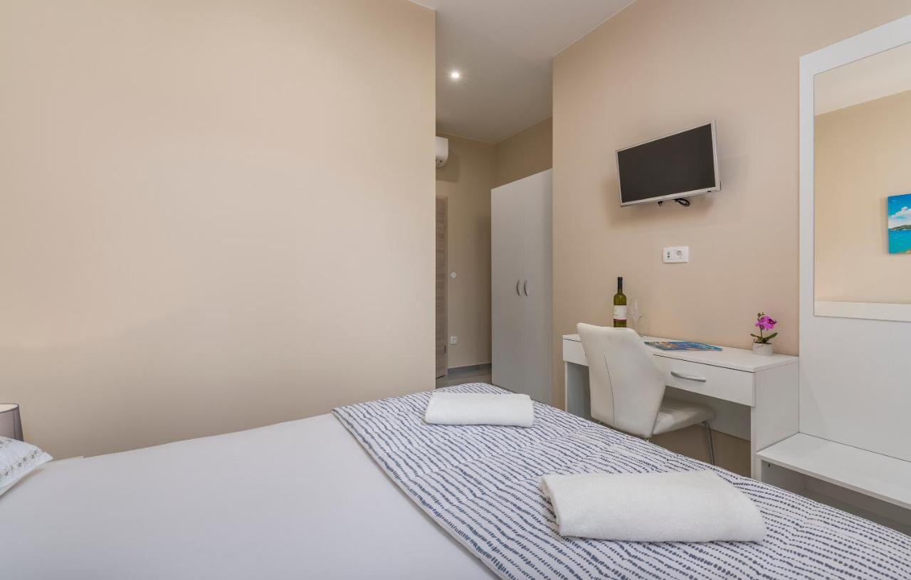 Roberto Rooms Пореч Екстер'єр фото